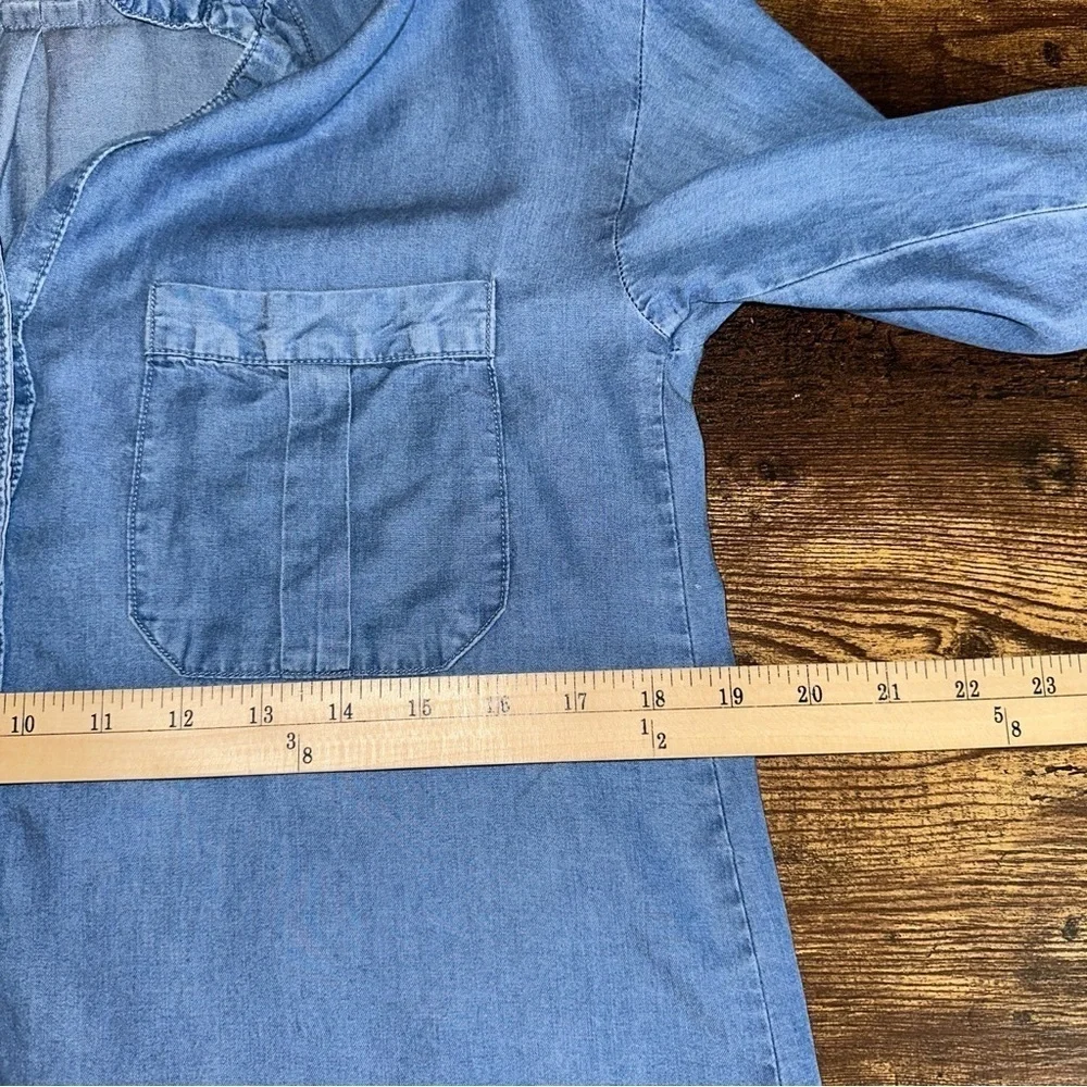 Haute Monde Top Womens Small Blue Chambray Collared Relaxed Fit Shirt Feminine